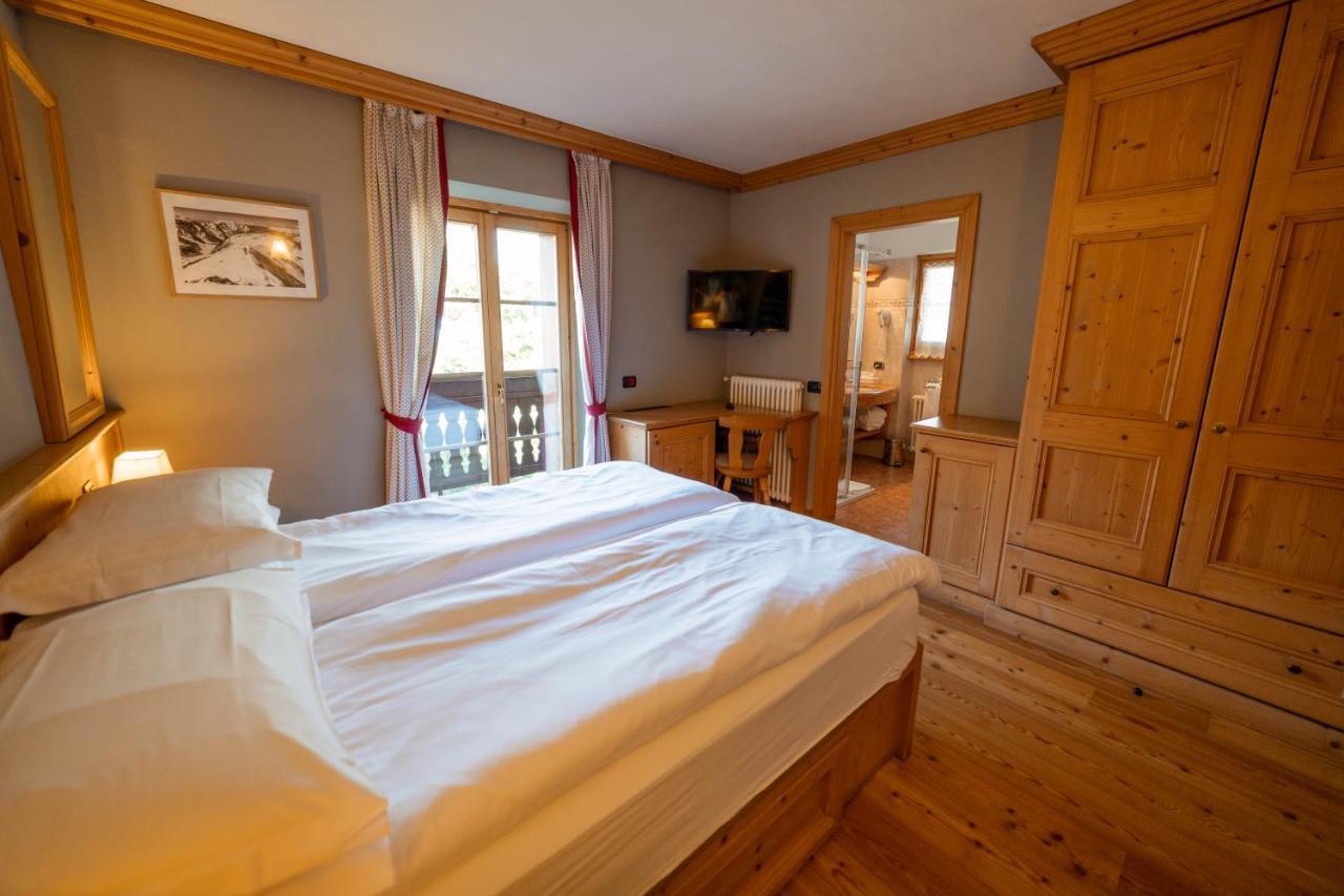 Alpi & Golf Hotel Bormio Bagian luar foto