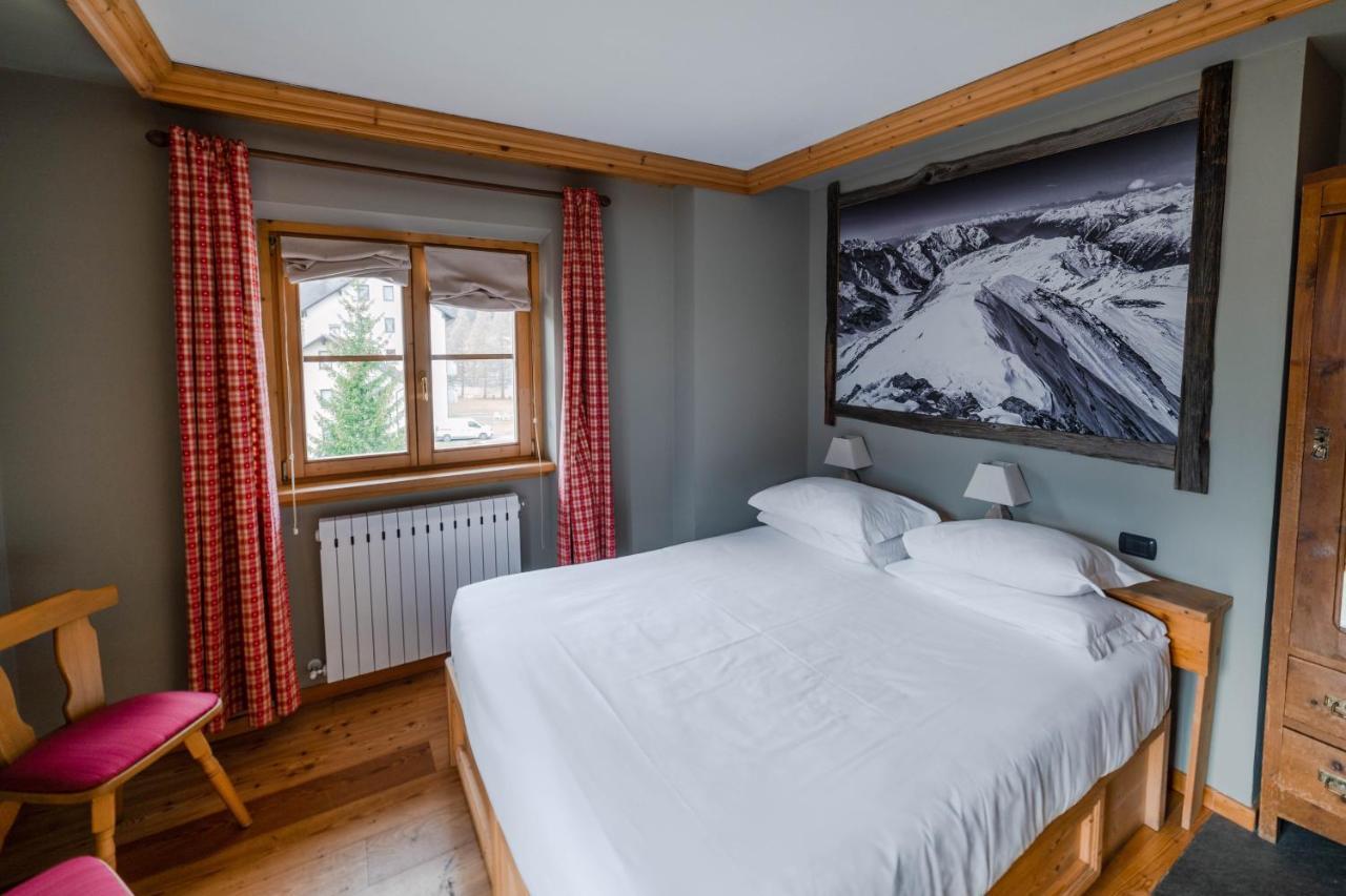 Alpi & Golf Hotel Bormio Bagian luar foto