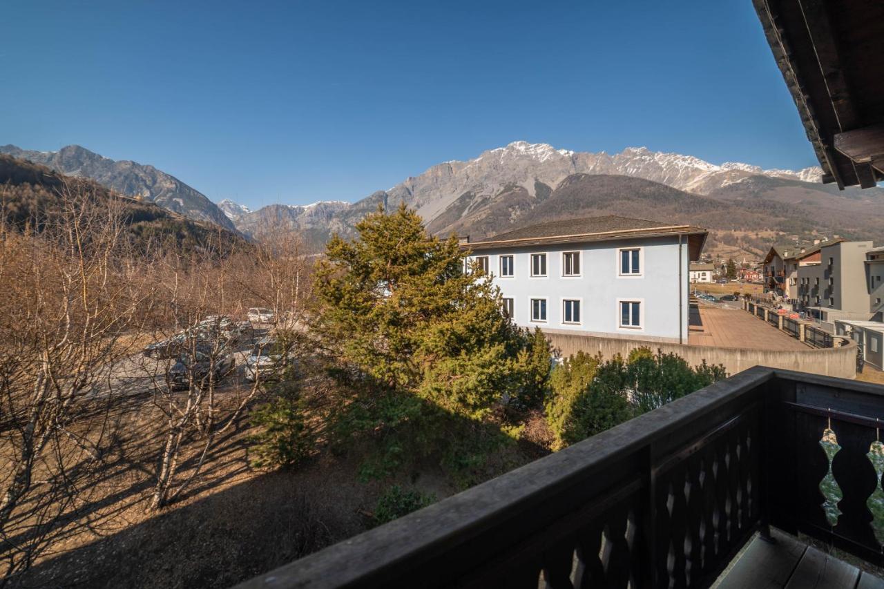 Alpi & Golf Hotel Bormio Bagian luar foto