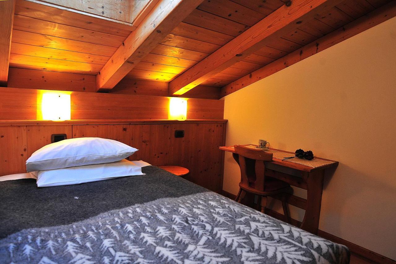 Alpi & Golf Hotel Bormio Bagian luar foto