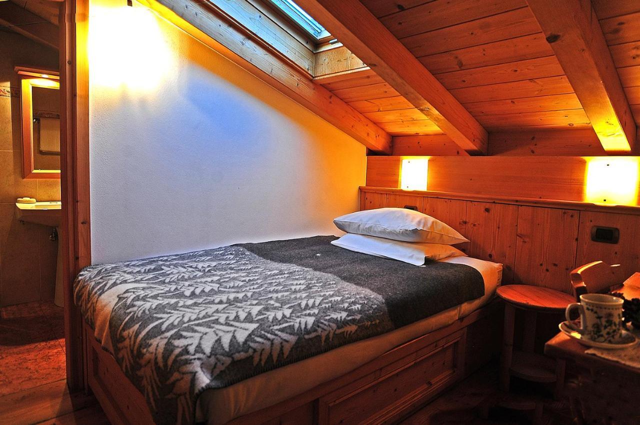 Alpi & Golf Hotel Bormio Bagian luar foto